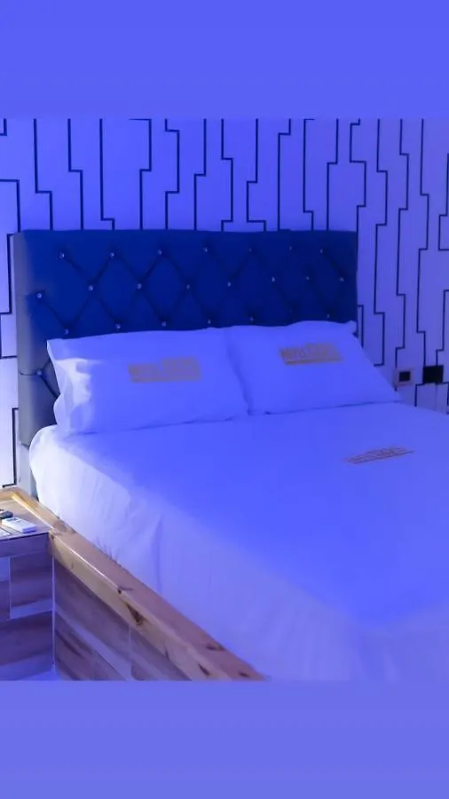 באני Hotel1325 מלון