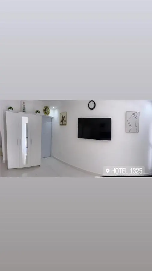 באני Hotel1325 מלון
